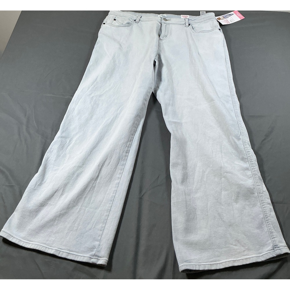 Mills by Millie Bobby Brown Low Rise Boyfriend Jeans Light Wash Wide Leg Size 14